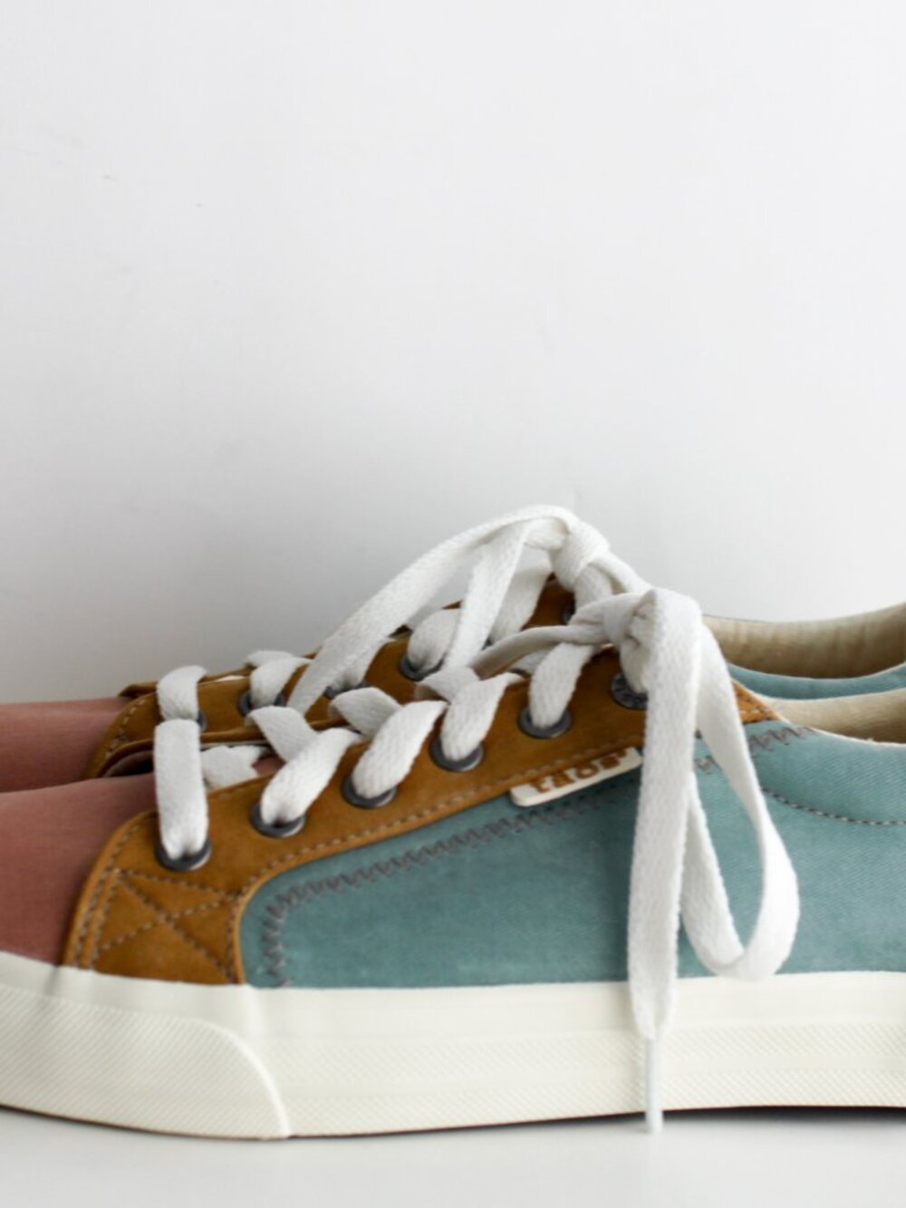 NWOT Taos Plim Soul Sneakers Size 9 - Pink Mustard Blue Comfort Canvas ✨ - Picture 3 of 9